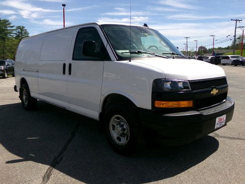 Used 2019 Chevrolet Express 3500 Extended w/ Driver Convenience Package image 7