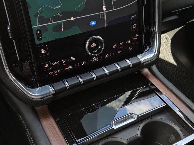 Used 2025 GMC Yukon Denali AWD/4WD image 34