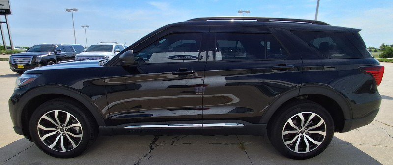 Used 2025 Ford Explorer Active w/ Active Comfort Package AWD/4WD image 5