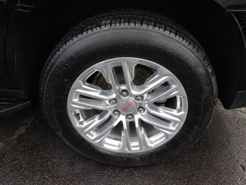 Used 2024 GMC Yukon SLT image 62