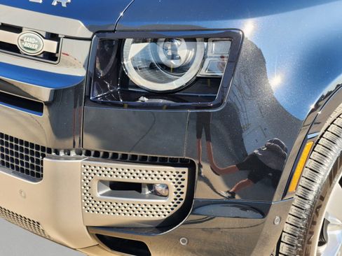 New 2025 Land Rover Defender 110 X-Dynamic SE AWD/4WD image 8