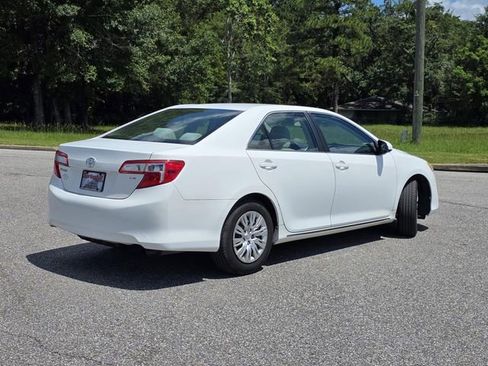 Used 2012 Toyota Camry LE FWD image 5