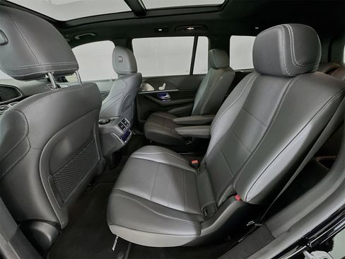 Used 2024 Mercedes-Benz GLS 450 4MATIC image 27