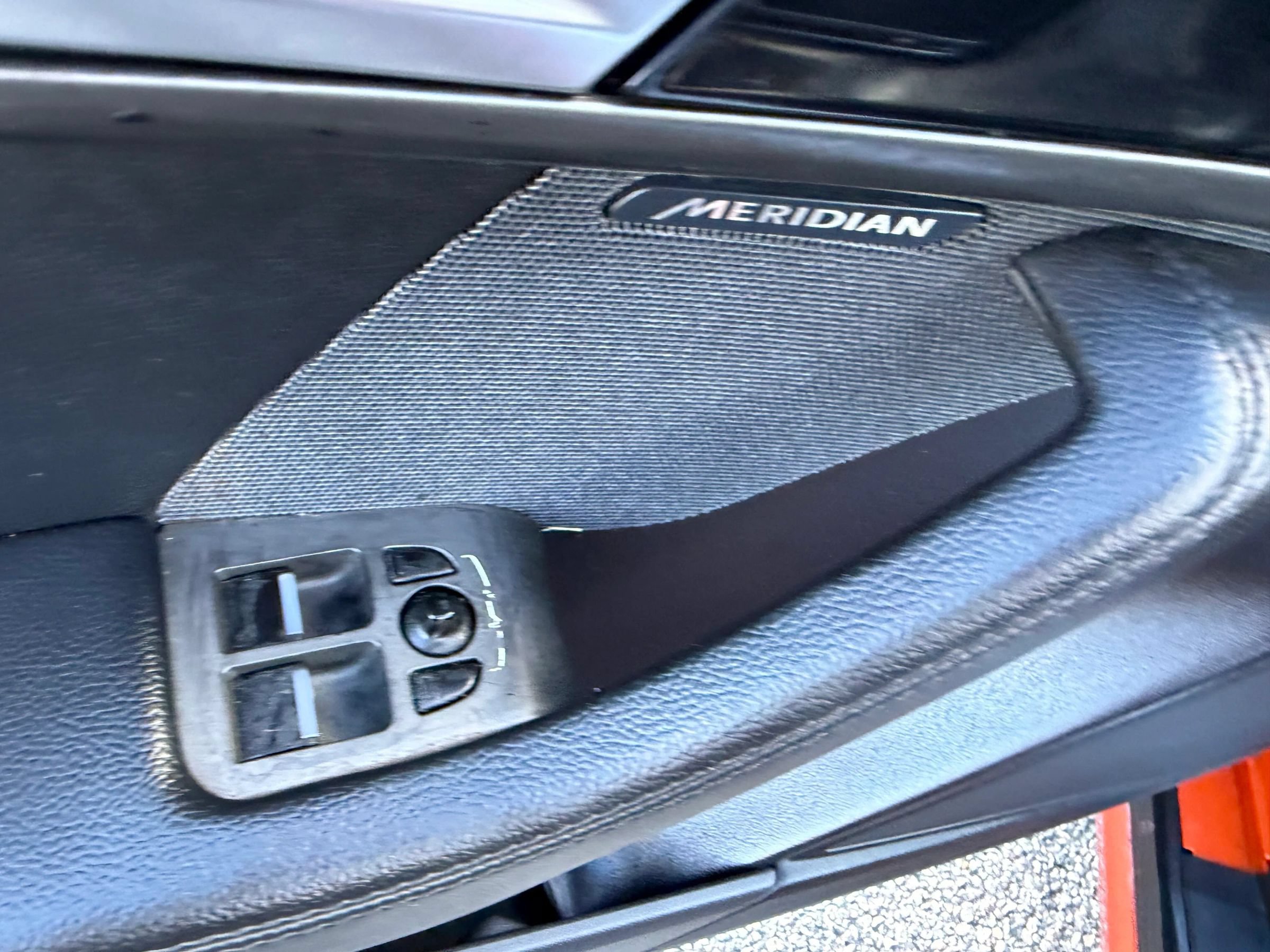 Used 2015 Jaguar F-TYPE Convertible RWD image 13