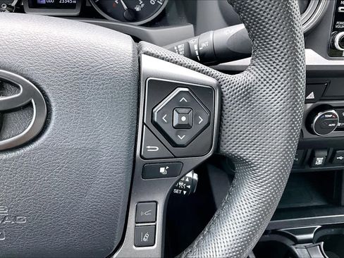 Used 2023 Toyota Tacoma TRD Off-Road w/ Advanced Technology Package AWD/4WD image 23
