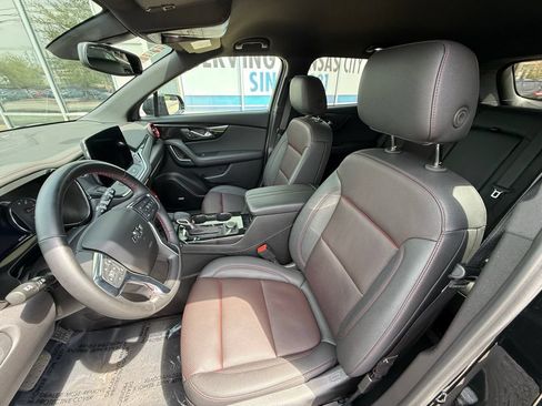 Used 2025 Chevrolet Blazer RS FWD image 13