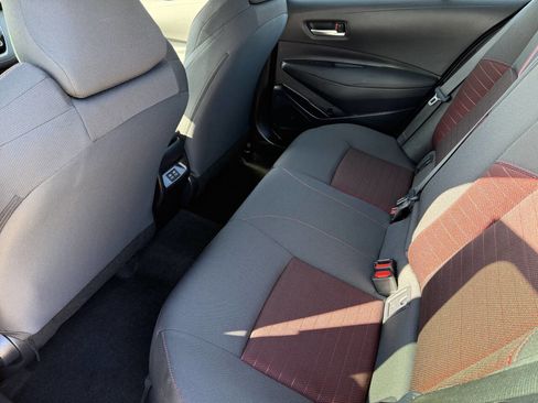 Used 2025 Toyota Corolla SE image 10