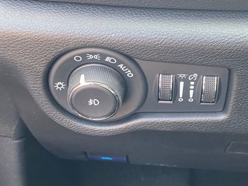 New 2026 Chrysler Pacifica Select image 28