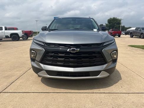 Used 2024 Chevrolet Blazer LT w/ Convenience Package FWD image 3