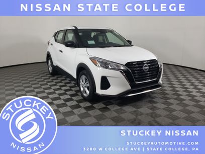 New 2025 Nissan Kicks Play S