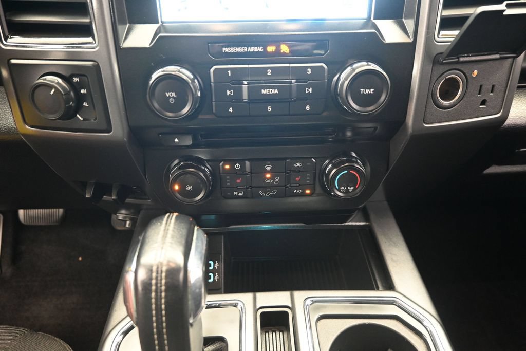 Used 2017 Ford F150 XLT w/ Equipment Group 302A Luxury AWD/4WD image 18