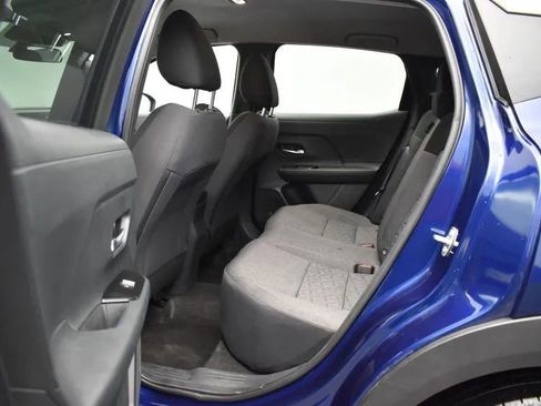 Used 2025 Nissan Kicks SV image 15