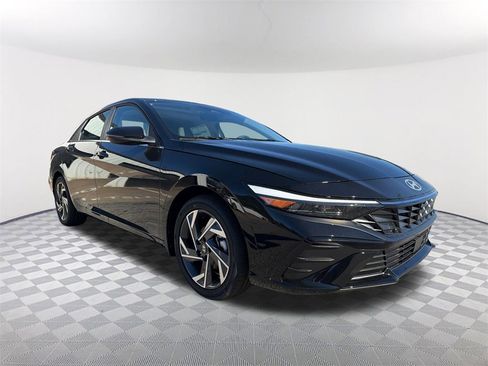 New 2026 Hyundai Elantra Limited image 3