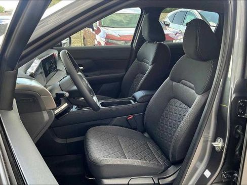 Certified 2025 Nissan Kicks SV FWD image 15