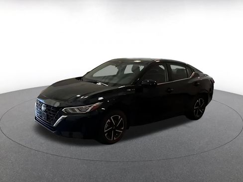 Used 2025 Nissan Sentra SV FWD image 4