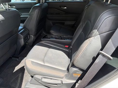 Certified 2023 Nissan Pathfinder SL w/ SL Premium Package AWD/4WD image 18