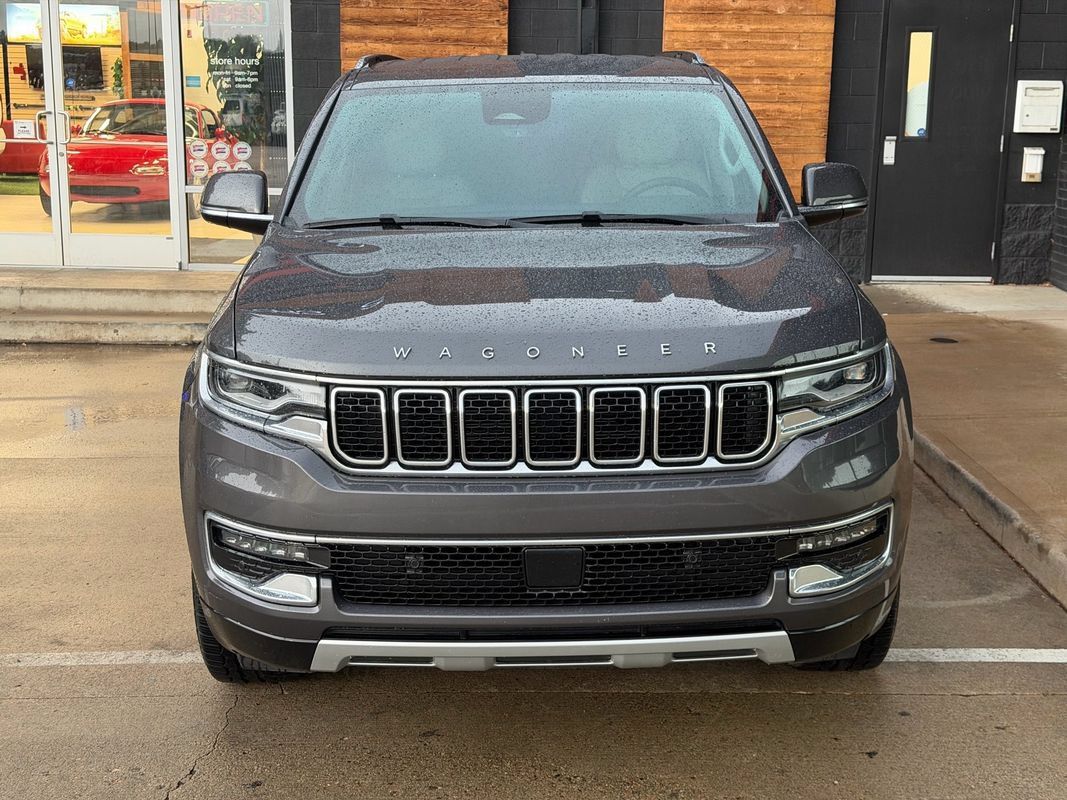 Used 2022 Jeep Wagoneer Series II AWD/4WD image 8