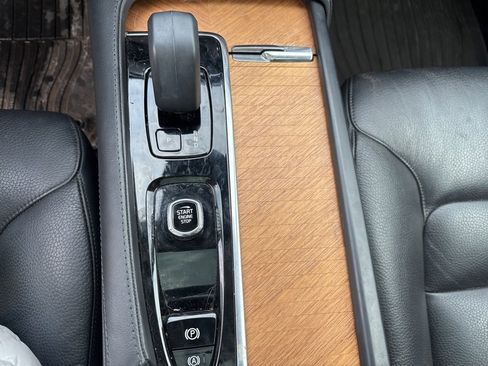 Certified 2023 Volvo XC90 B6 Core w/ Climate Package image 25