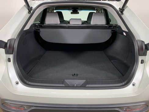 Used 2021 Toyota Venza LE image 28