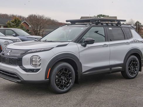 New 2026 Mitsubishi Outlander AWD image 3