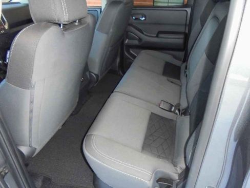 Used 2025 Nissan Frontier Pro-X RWD image 9