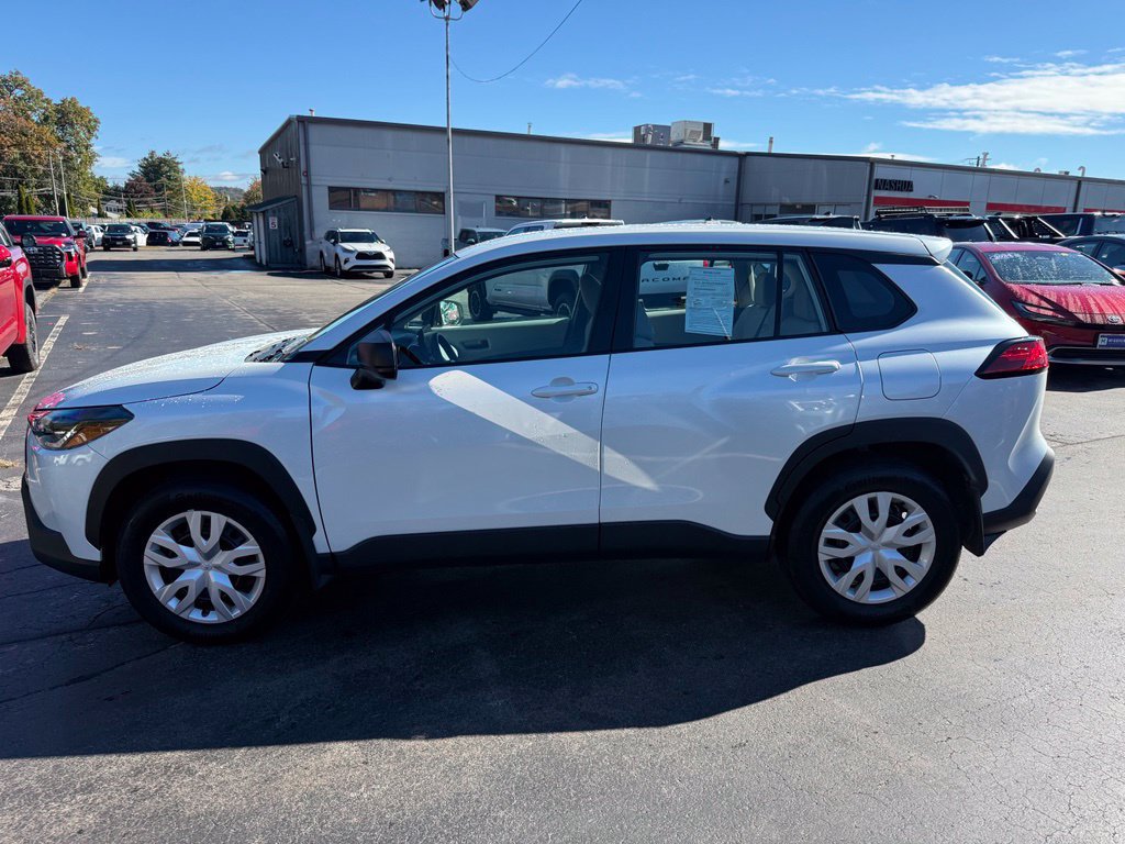 Certified 2024 Toyota Corolla Cross L AWD/4WD image 3