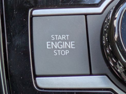 New 2026 Volkswagen Tiguan SEL R-Line image 32