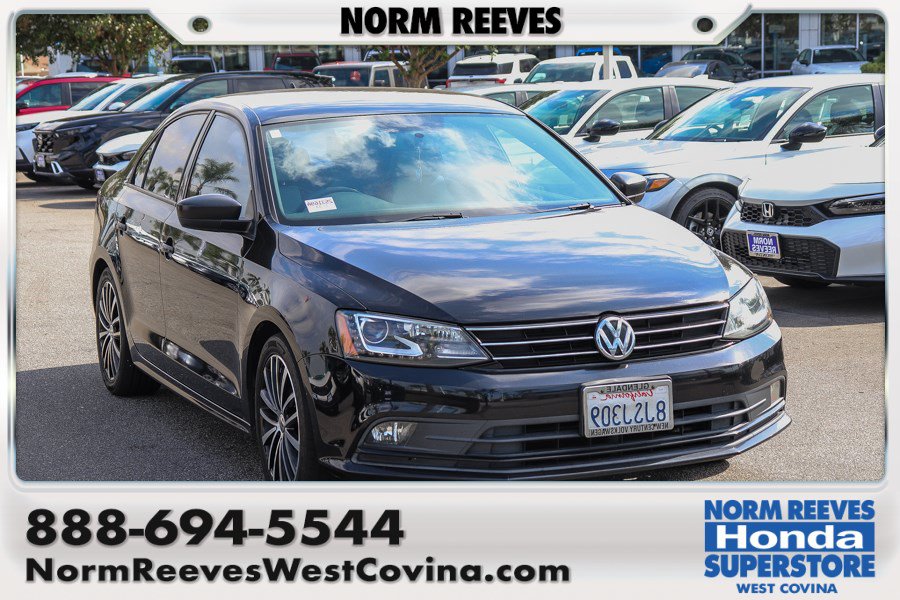 Used 2016 Volkswagen Jetta Sport w/ Lighting Package FWD image 1