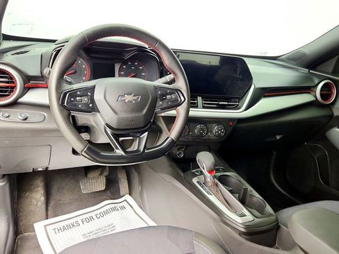 Used 2025 Chevrolet Trax RS w/ Driver Confidence Package FWD image 11