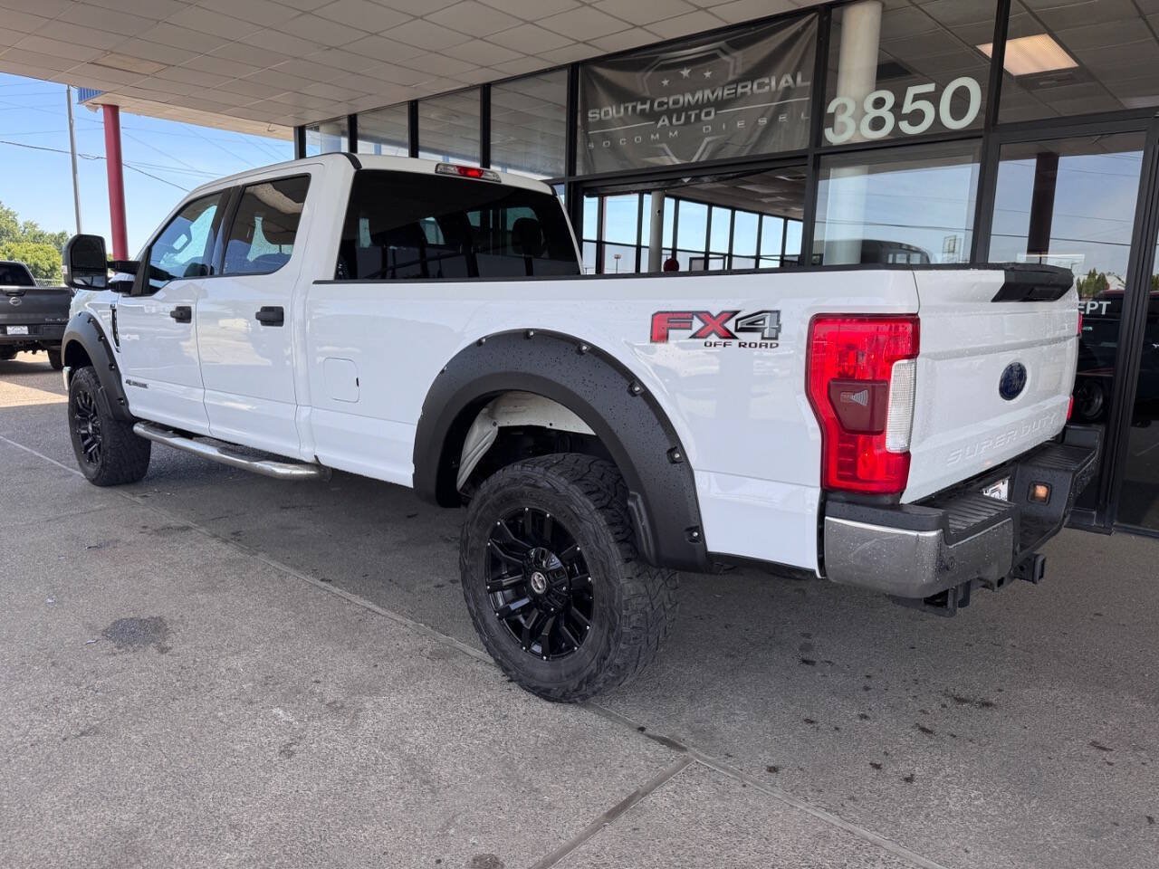 Used 2017 Ford F250 XLT w/ FX4 Off-Road Package AWD/4WD image 3