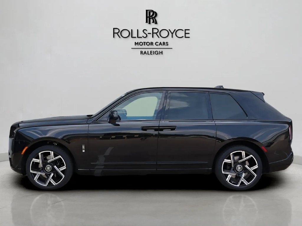 New 2027 Rolls-Royce Cullinan Black Badge AWD/4WD image 4