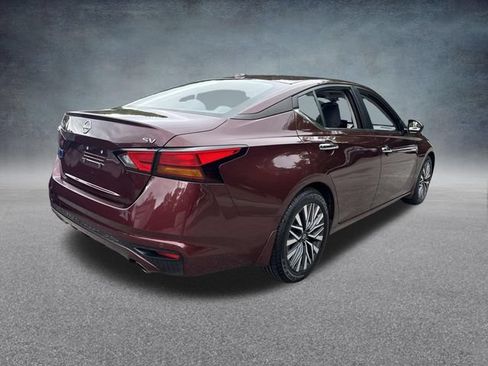 Used 2024 Nissan Altima 2.5 SV w/ SV Premium Package FWD image 10