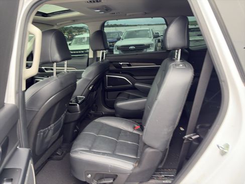 Used 2022 Kia Telluride EX w/ EX Premium Package FWD image 14