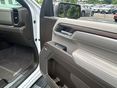 Used 2025 GMC Sierra 1500 SLT w/ SLT Premium Plus Package AWD/4WD image 11