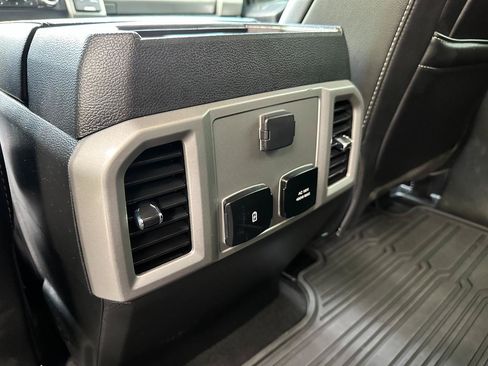 Used 2021 Ford F250 Lariat w/ Lariat Ultimate Package AWD/4WD image 20