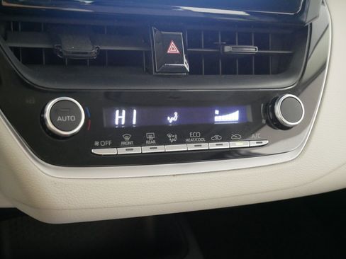 Used 2023 Toyota Corolla LE image 23