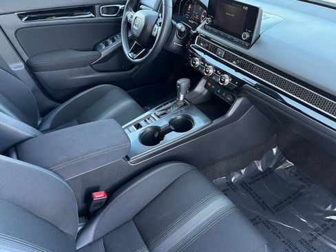 Used 2025 Honda Civic Sport image 32