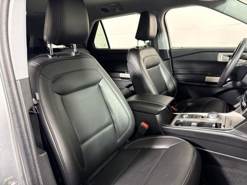 Used 2023 Ford Explorer XLT w/ Equipment Group 202A image 10