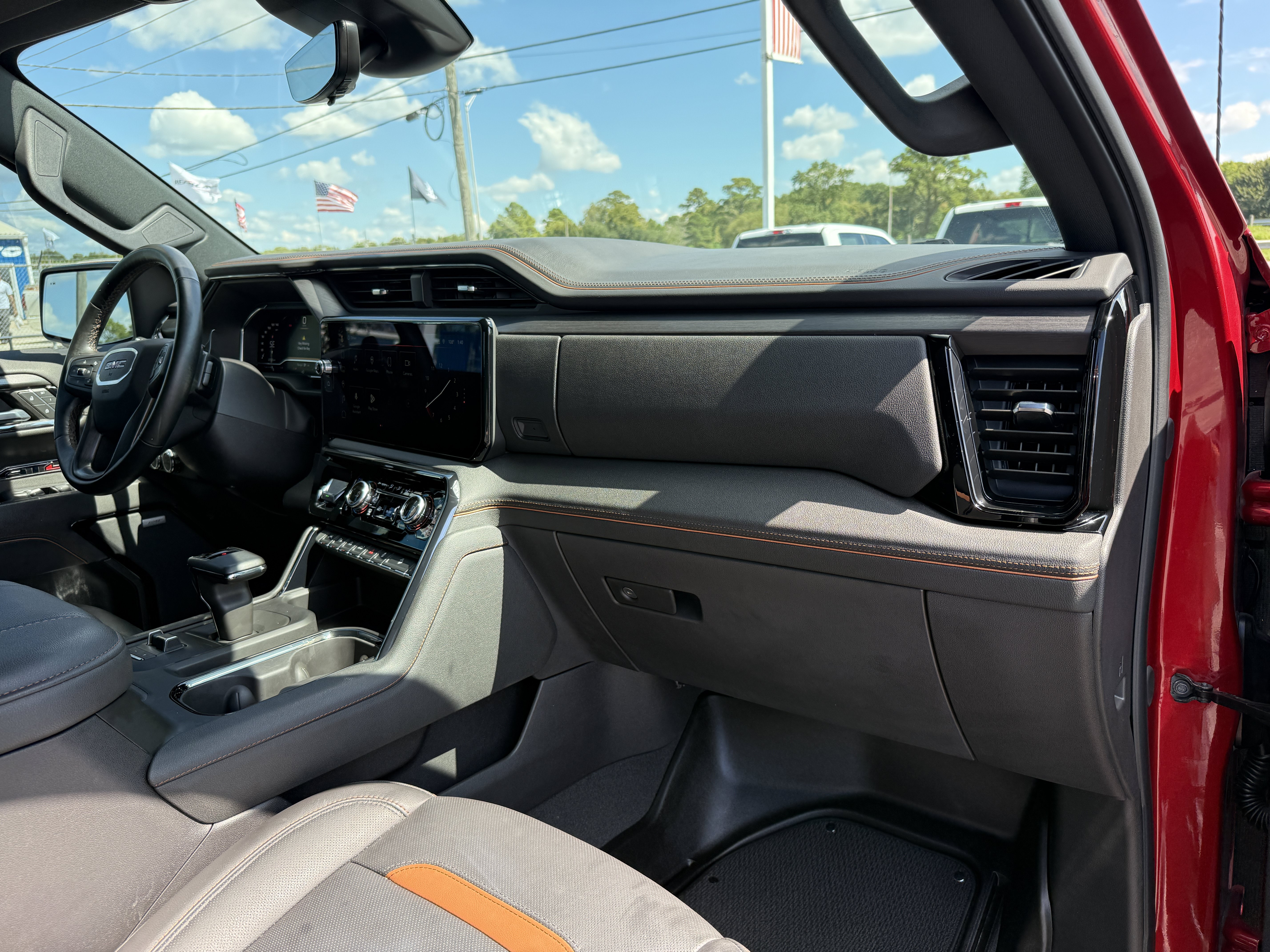 Used 2024 GMC Sierra 1500 AT4 w/ Technology Package AWD/4WD image 15
