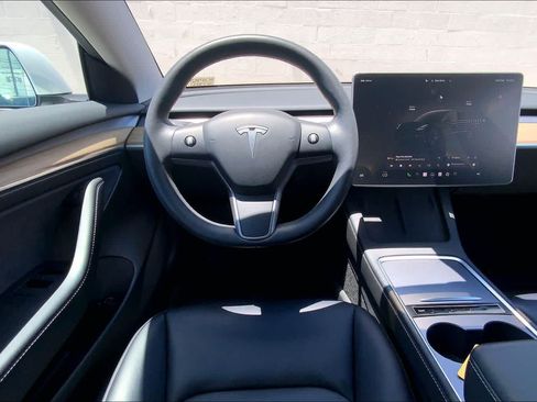 Used 2023 Tesla Model 3 Standard Range RWD image 13