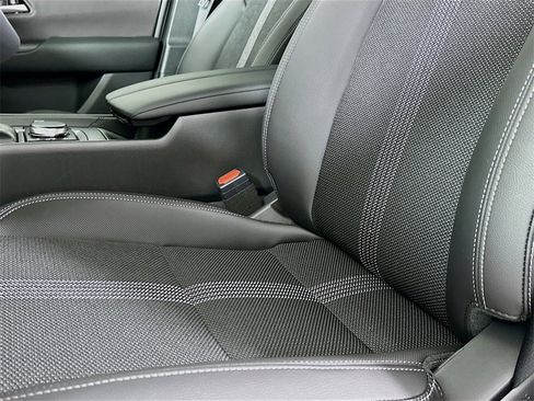 Certified 2025 MAZDA CX-50 2.5 Hybrid w/ Weather Package image 9