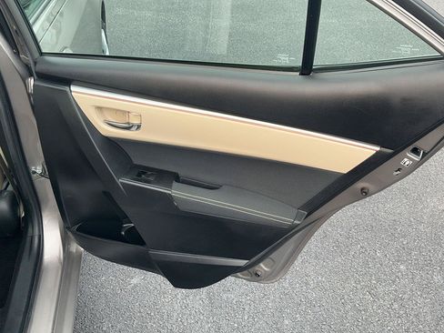 Used 2016 Toyota Corolla LE FWD image 29