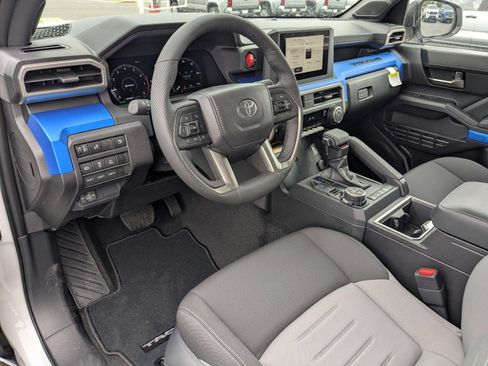 Used 2026 Toyota Tacoma TRD Off-Road w/ TRD Off Road Upgrade Package AWD/4WD image 10