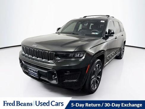 Used 2023 Jeep Grand Cherokee L Overland w/ Luxury Tech Group IV AWD/4WD image 3
