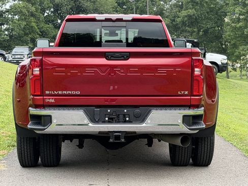 Used 2021 Chevrolet Silverado 3500 LTZ w/ LTZ Convenience Package AWD/4WD image 4