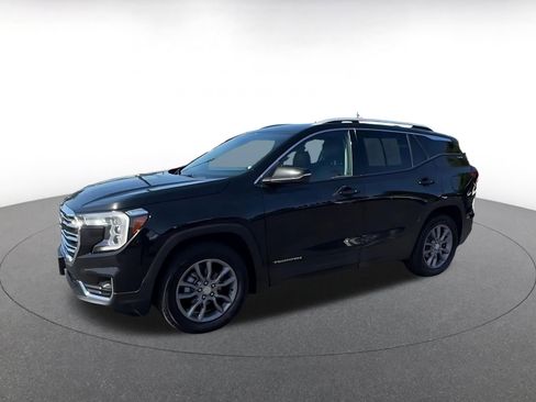 Used 2024 GMC Terrain SLT AWD/4WD image 8