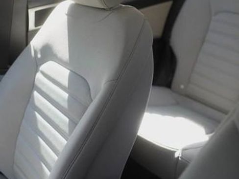 Used 2018 Ford Fusion S image 5