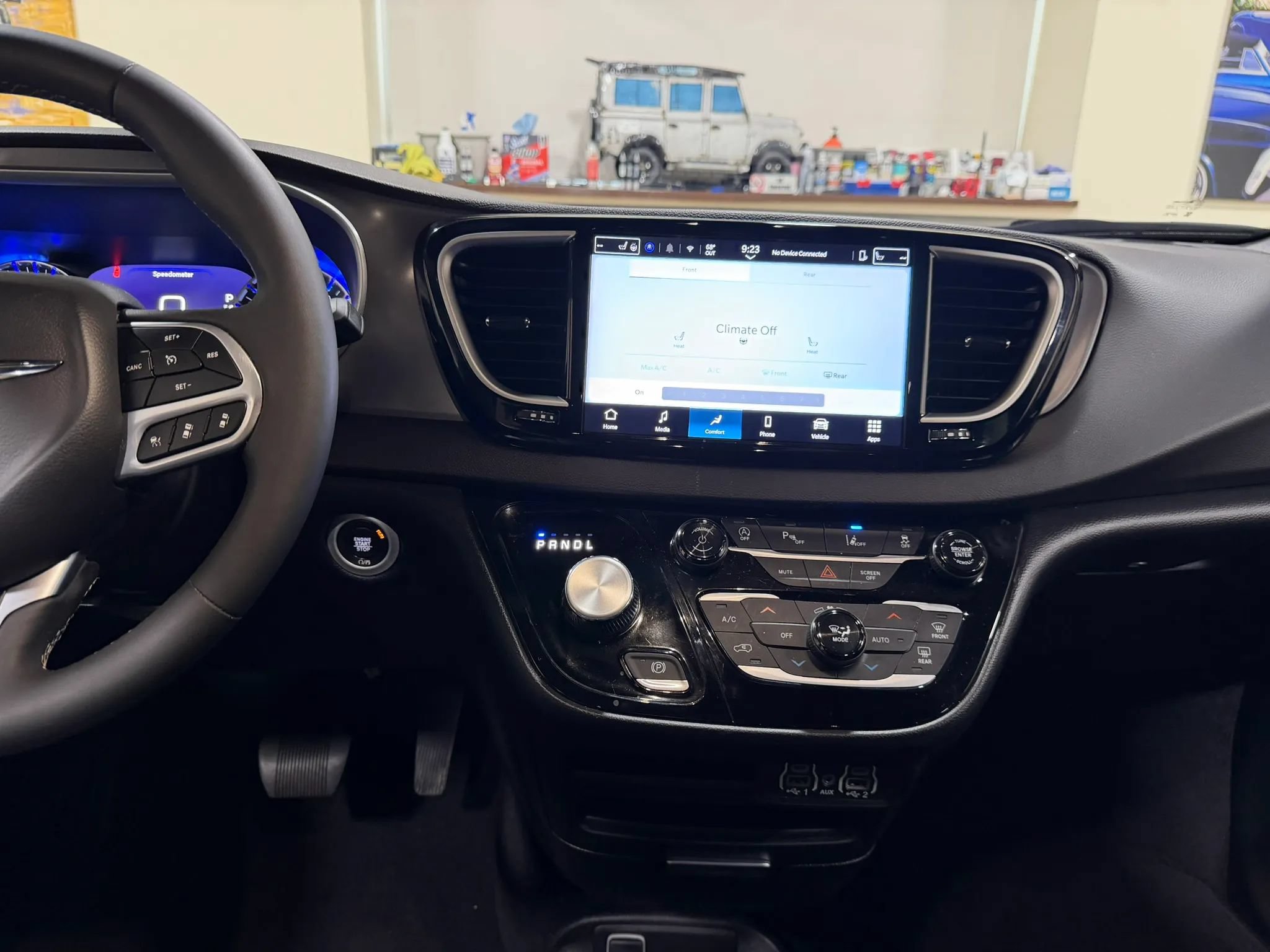 Used 2025 Chrysler Pacifica Select FWD image 52