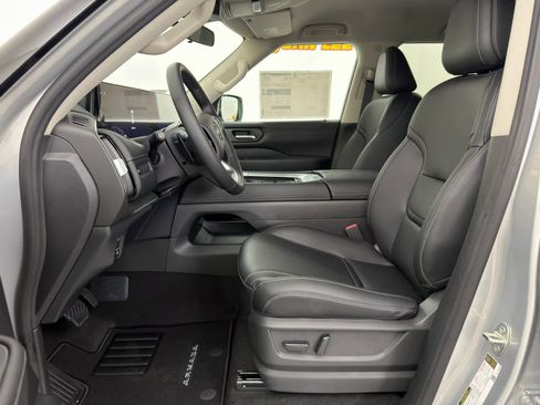 New 2026 Nissan Armada SV image 9