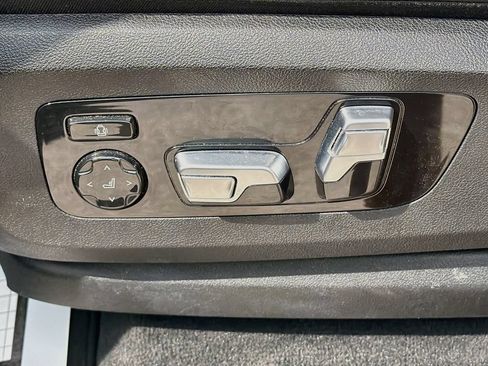Used 2021 BMW X5 sDrive40i w/ Premium Package RWD image 25